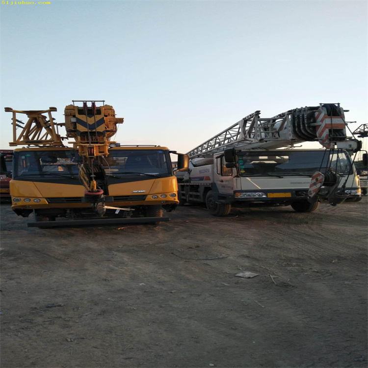 仪陇吊车吊挖机正确办法